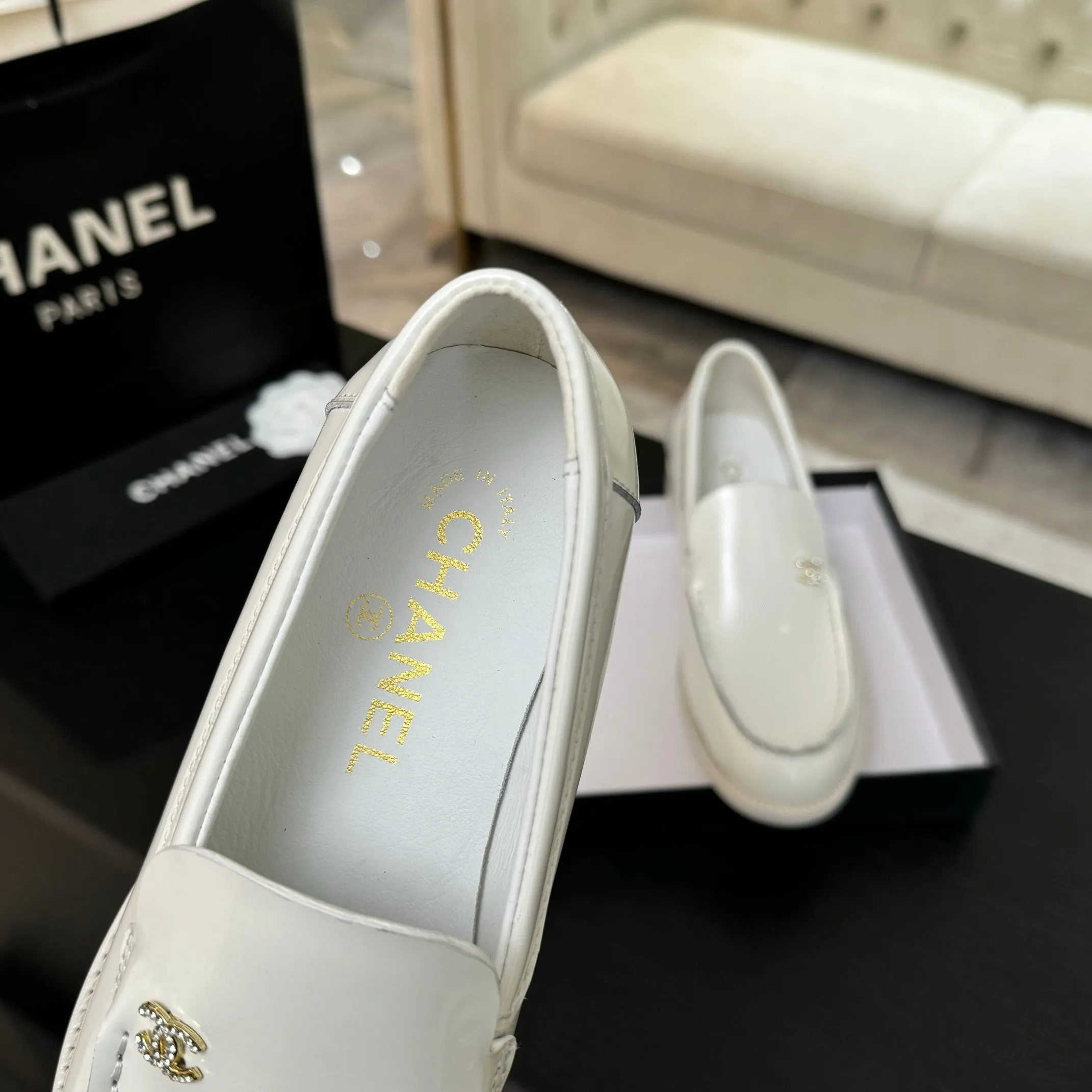 CC 25C Moccasins Ivory Patent Leather