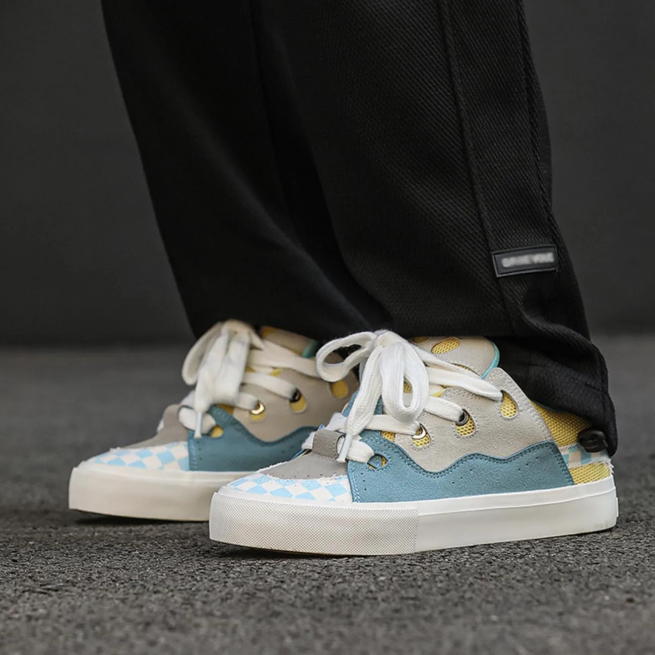 Men's Casual Low Top Sneakers Women Lace-Up Walking Flats Fashion Colorblock Skateboard Shoes