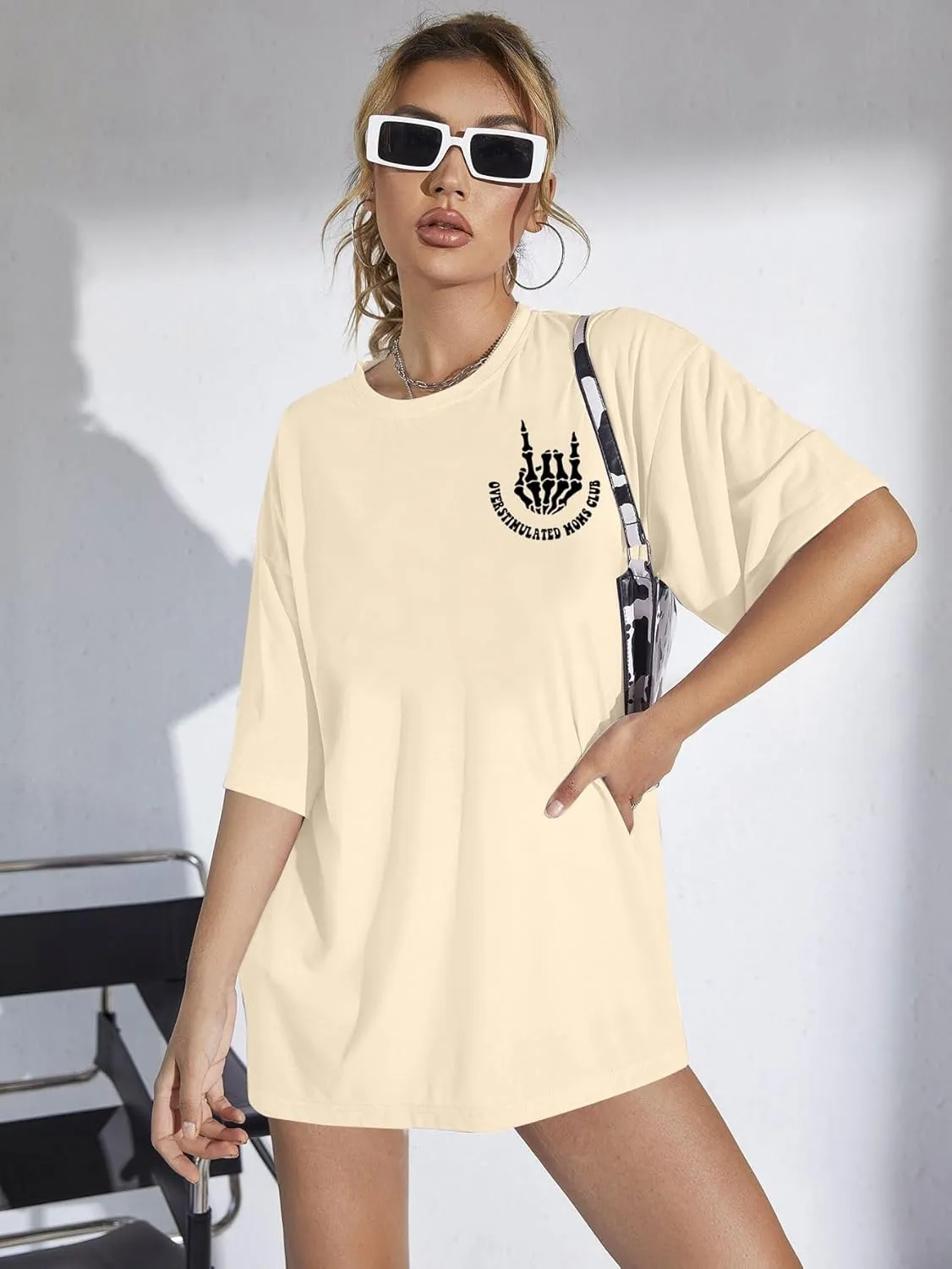 Overstimulated Moms Club Shirt Oversized Mama Shirts Funny Mom Life Graphic Tees Casual Short Sleeve Trendy Tops
