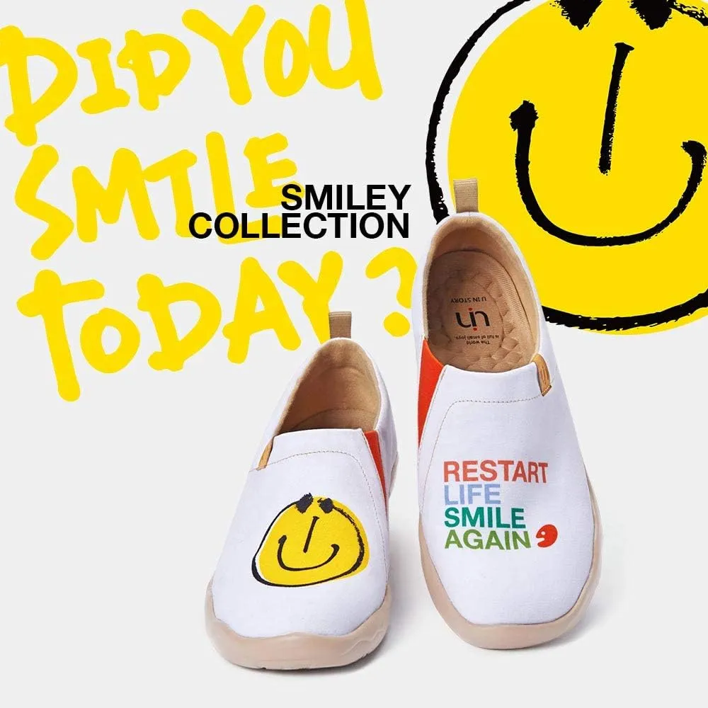 UIN Smiley Slip On Fashion Sneakers Cute Casual Fancy Art Painted Comfort Soft Shoes